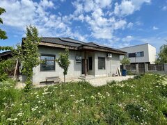 Cernica, Pantelimon, langa padurea Cernica